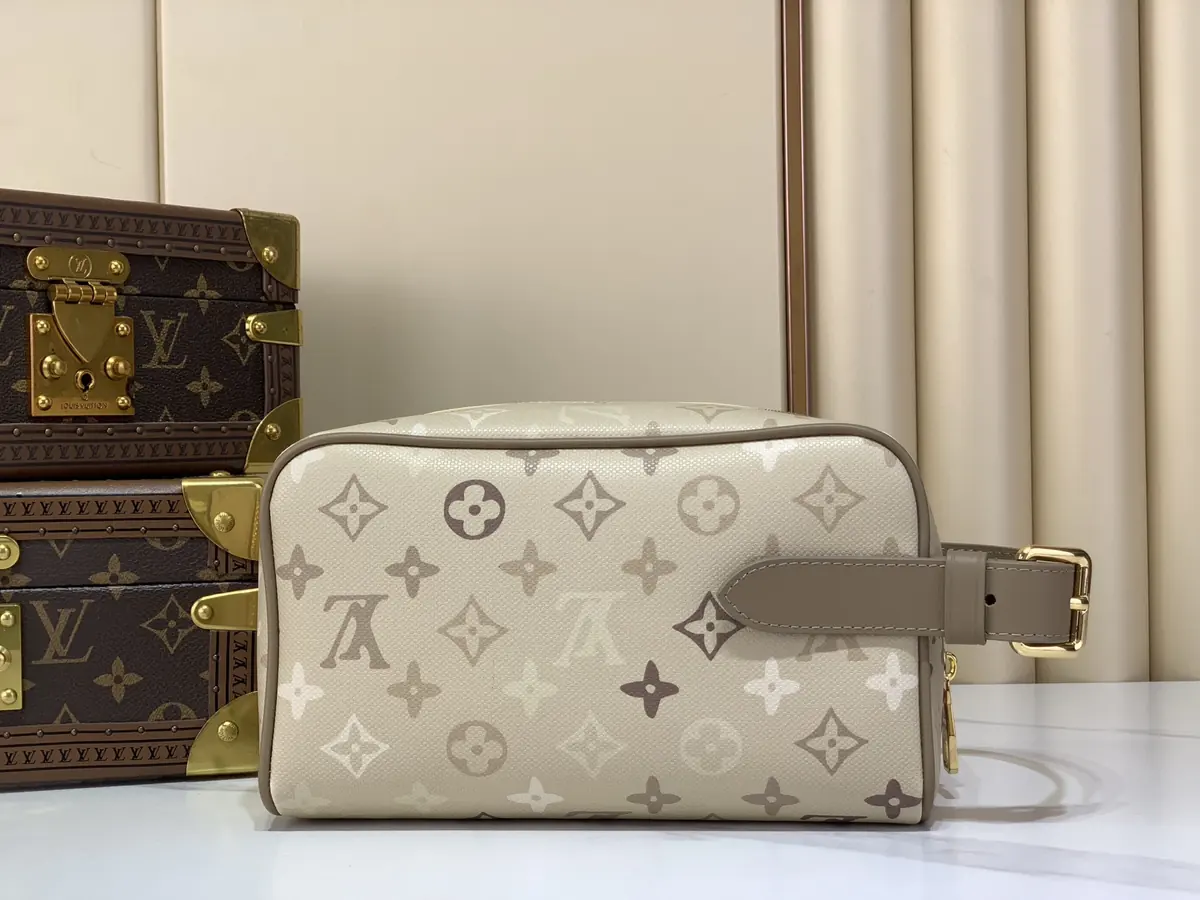 LV Style Beige Leather Toiletry Bag Lookbook Reference image 3