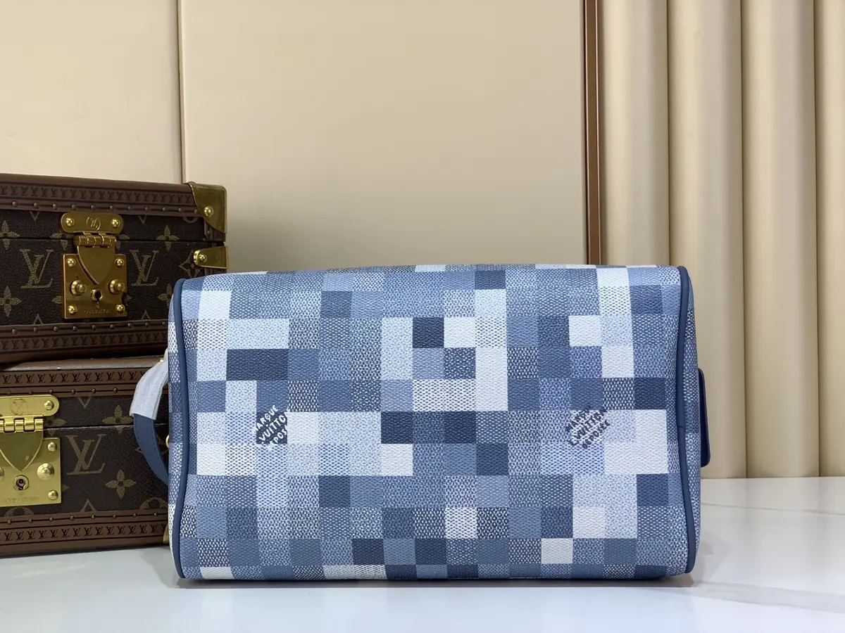 LV Style Beige Leather Toiletry Bag Lookbook Reference image 4