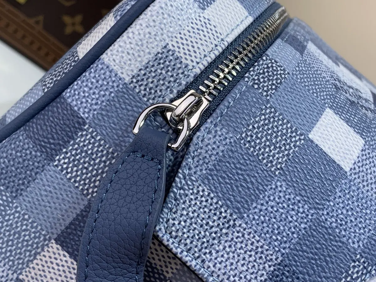LV Style Beige Leather Toiletry Bag Lookbook Reference image 6