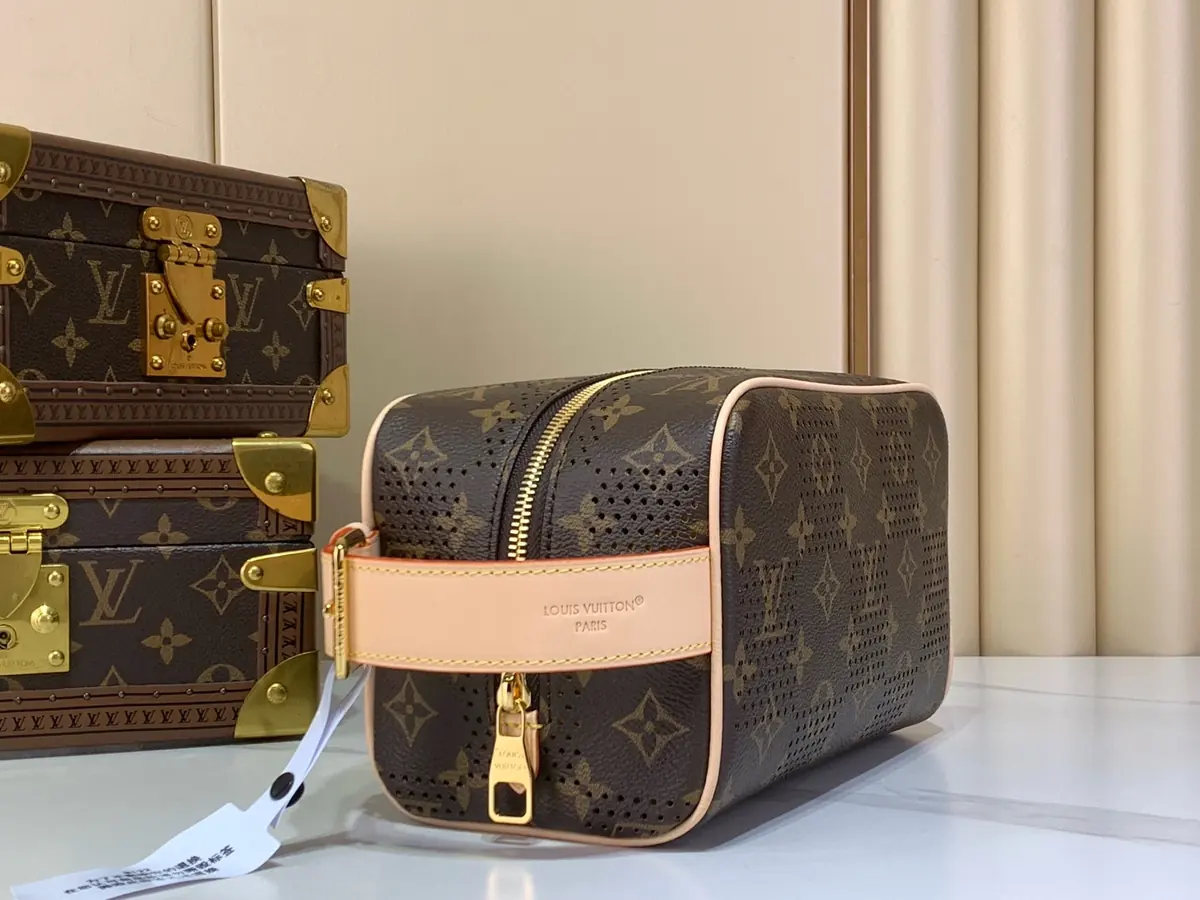 LV Style Beige Leather Toiletry Bag style reference detail image 2 from source 787683