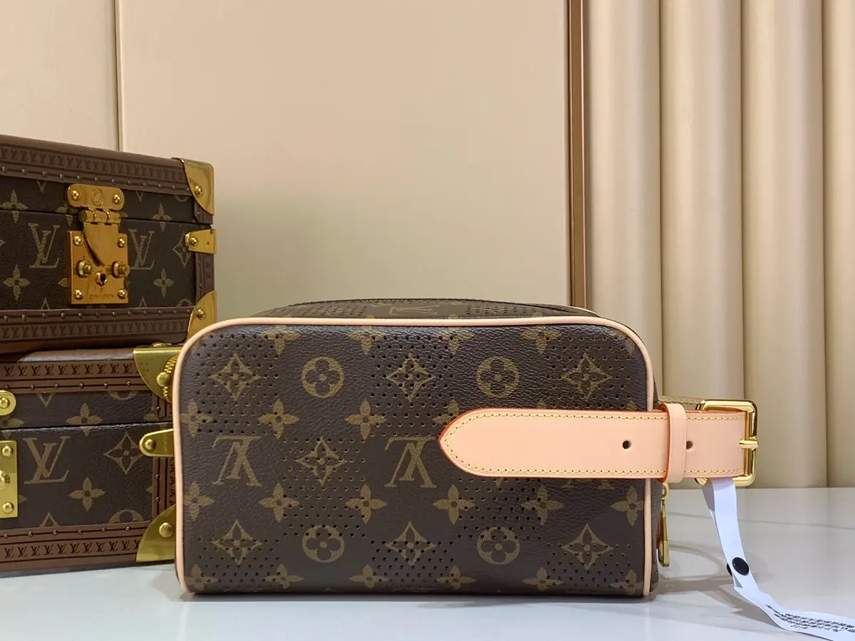 LV Style Beige Leather Toiletry Bag style reference detail image 3 from source 787683
