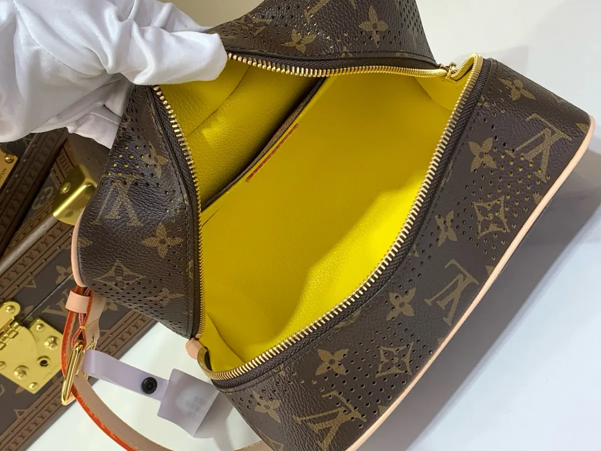 LV Style Beige Leather Toiletry Bag style reference detail image 8 from source 787683