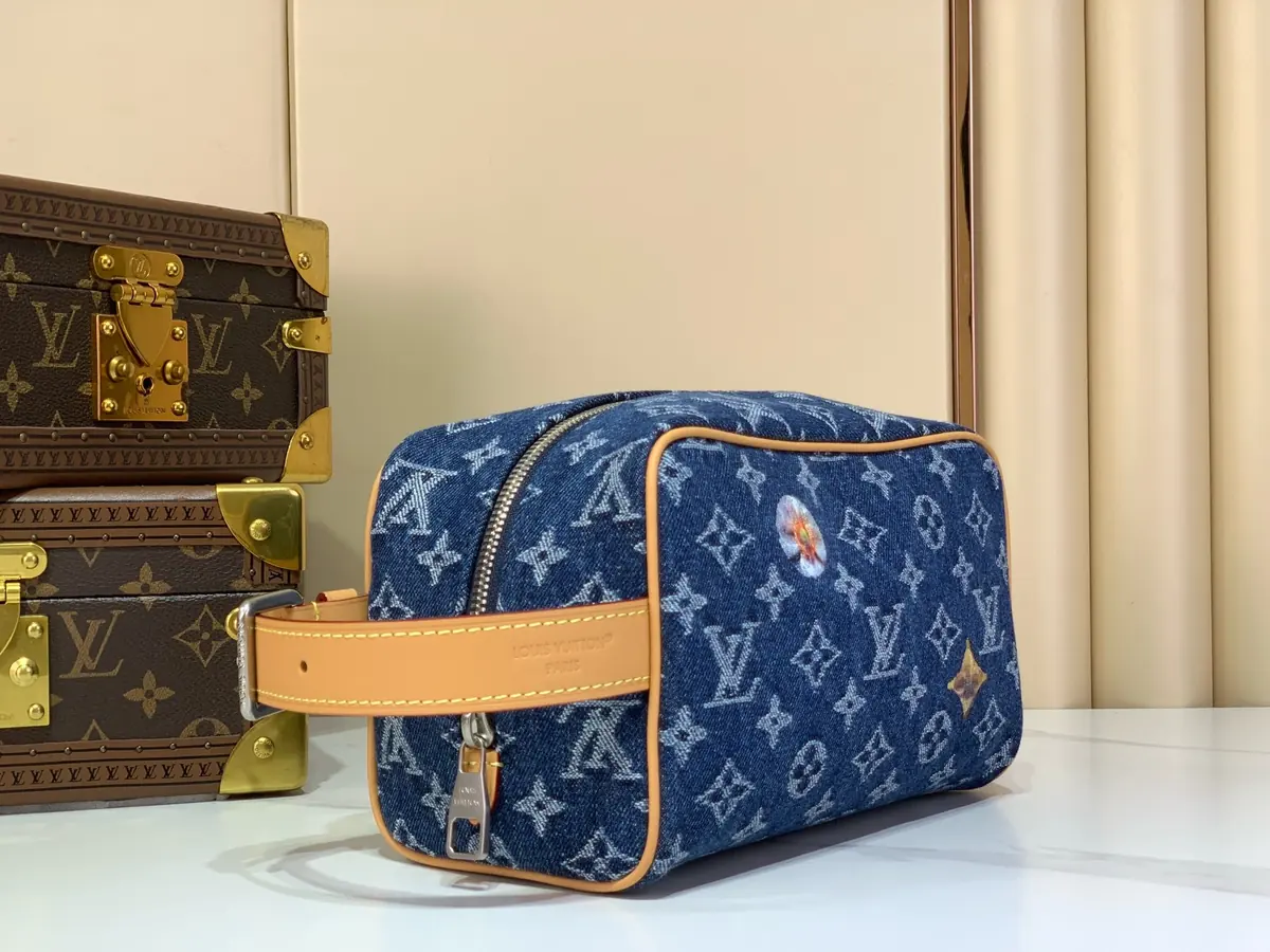 LV Style Beige Leather Toiletry Bag style reference detail image 2 from source 787734