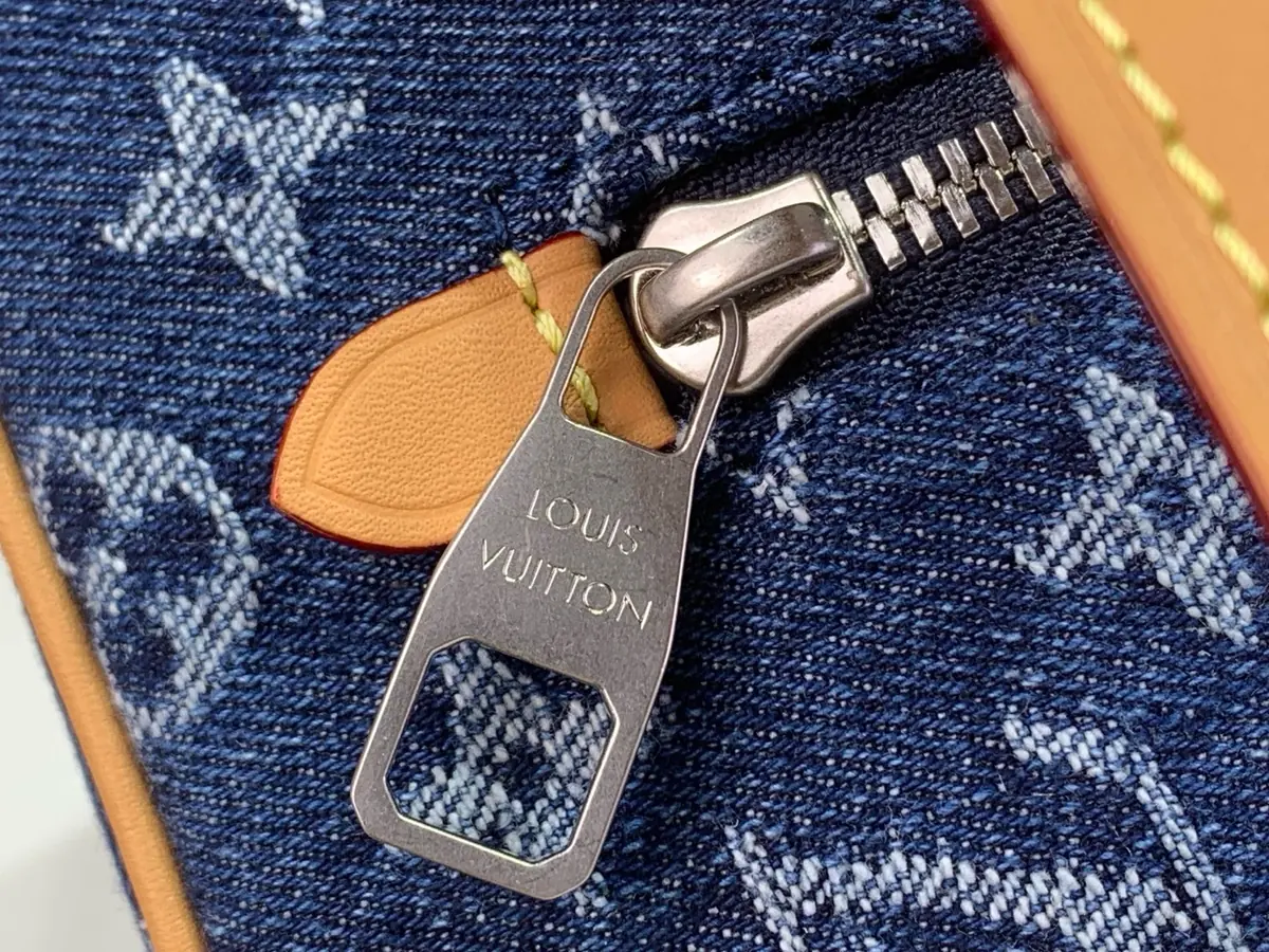 LV Style Beige Leather Toiletry Bag style reference detail image 7 from source 787734