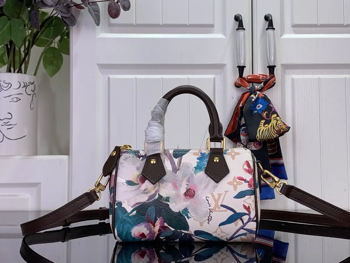 LV Style Beige Leather Top Handle Bag Lookbook Reference image 1