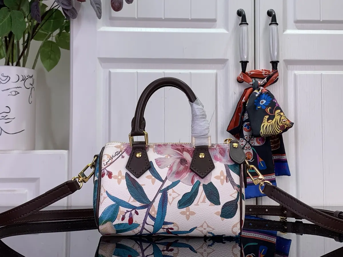 LV Style Beige Leather Top Handle Bag Lookbook Reference image 3