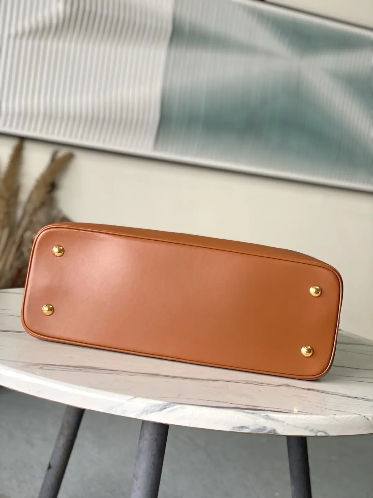 LV Style Beige Leather Top Handle Bag style reference detail image 4 from source 787675