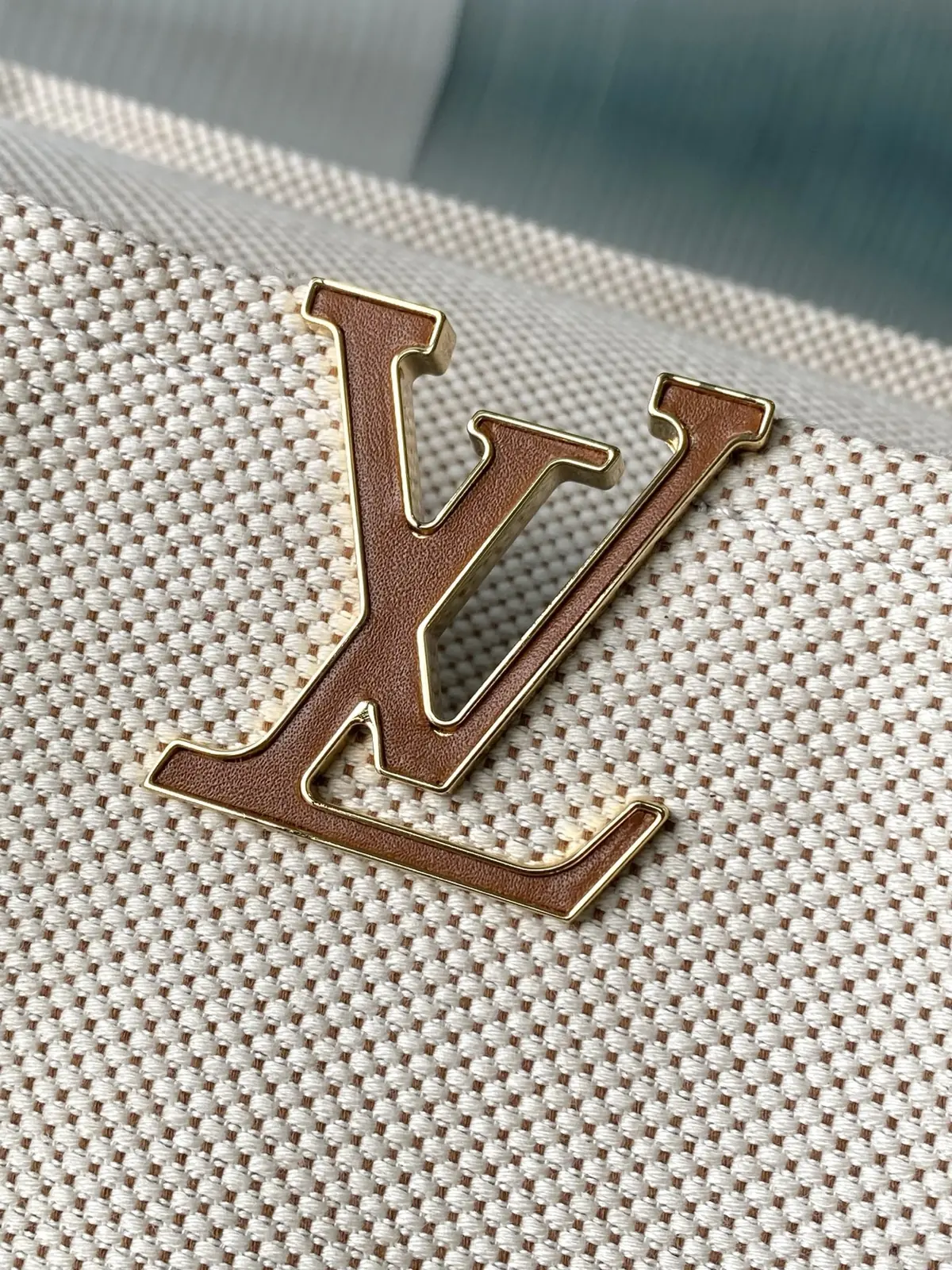 LV Style Beige Leather Top Handle Bag style reference detail image 5 from source 787675