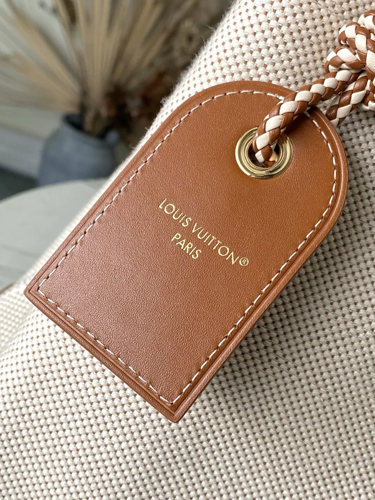 LV Style Beige Leather Top Handle Bag style reference detail image 7 from source 787675