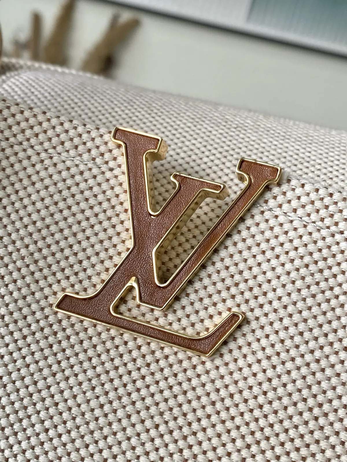 LV Style Beige Leather Top Handle Bag style reference detail image 6 from source 787676