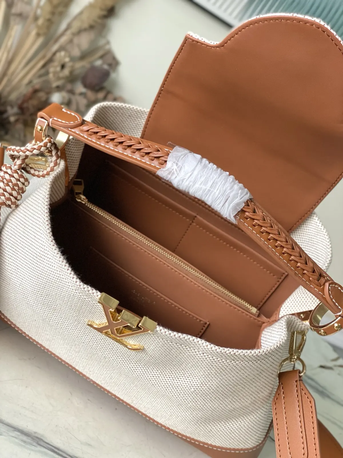 LV Style Beige Leather Top Handle Bag style reference detail image 8 from source 787676