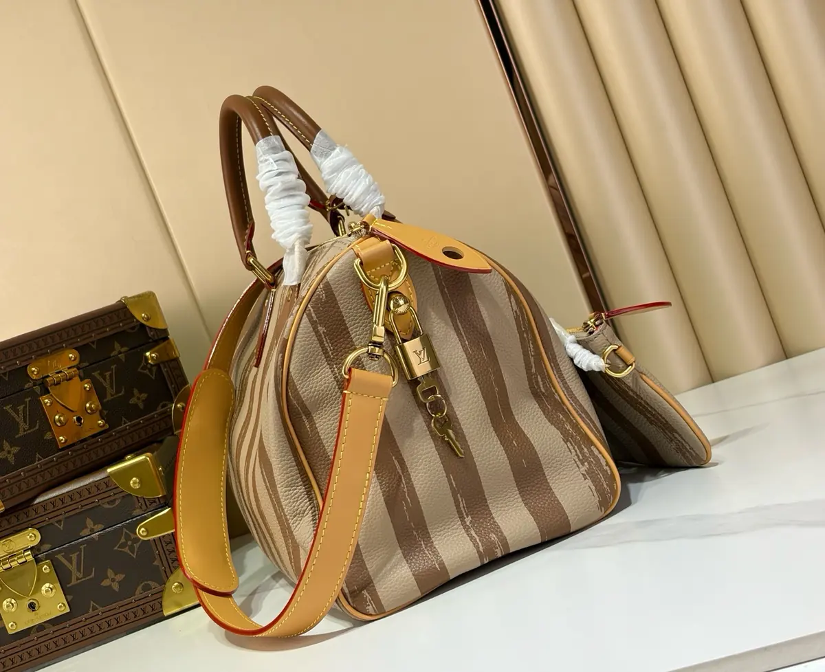 LV Style Beige Leather Top Handle Bag style reference detail image 2 from source 787692