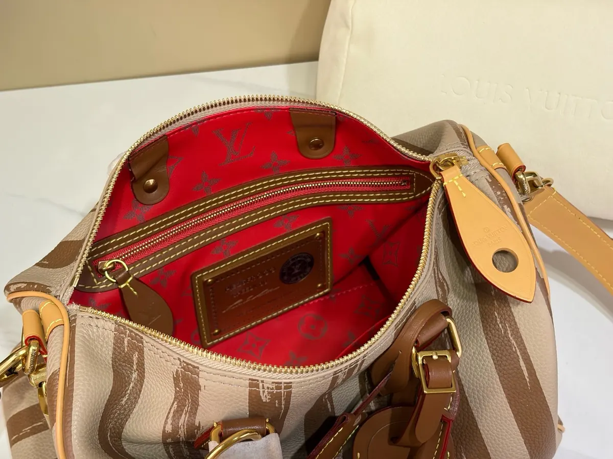 LV Style Beige Leather Top Handle Bag style reference detail image 9 from source 787692
