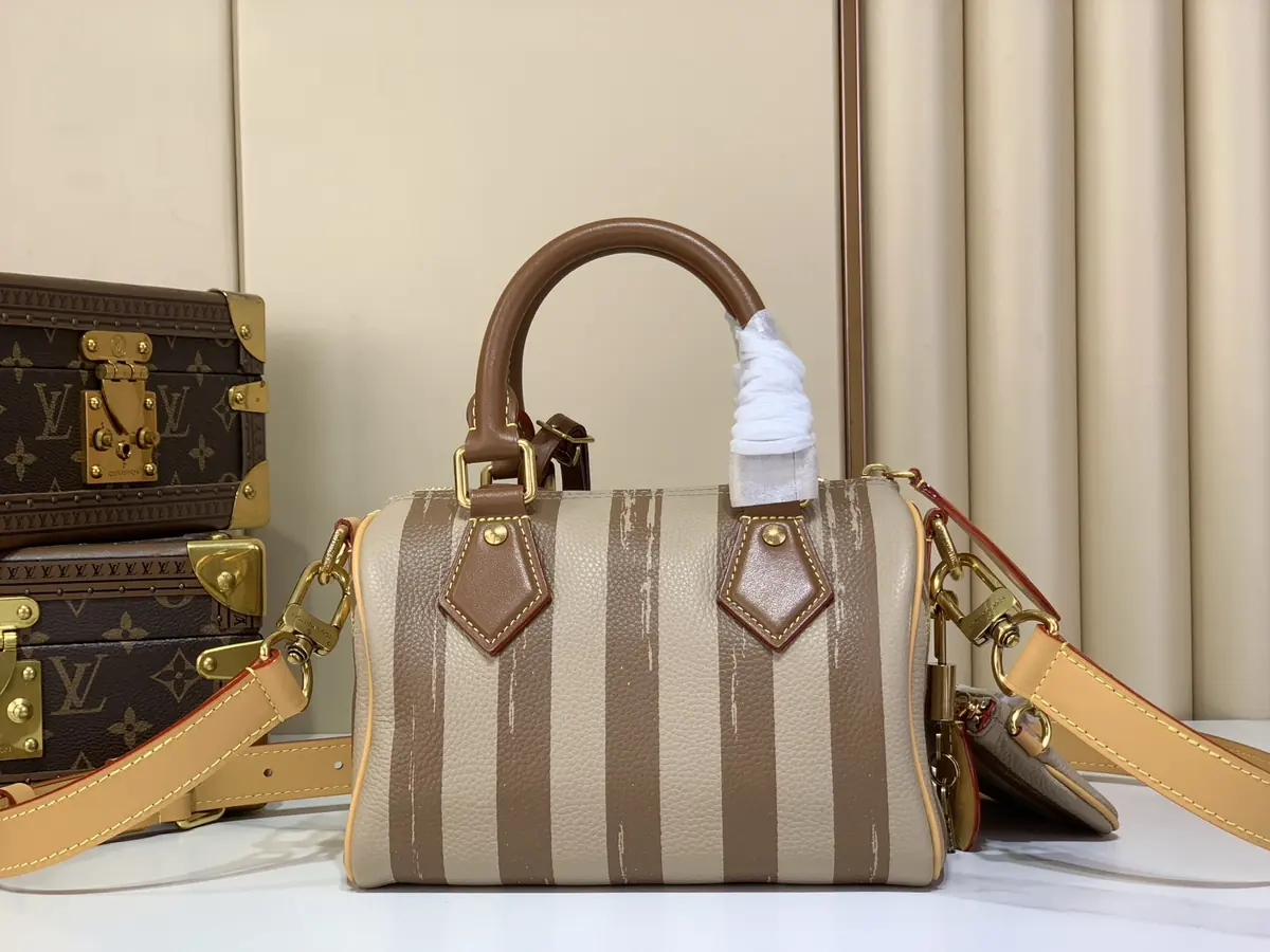 LV Style Beige Leather Top Handle Bag style reference detail image 3 from source 787693