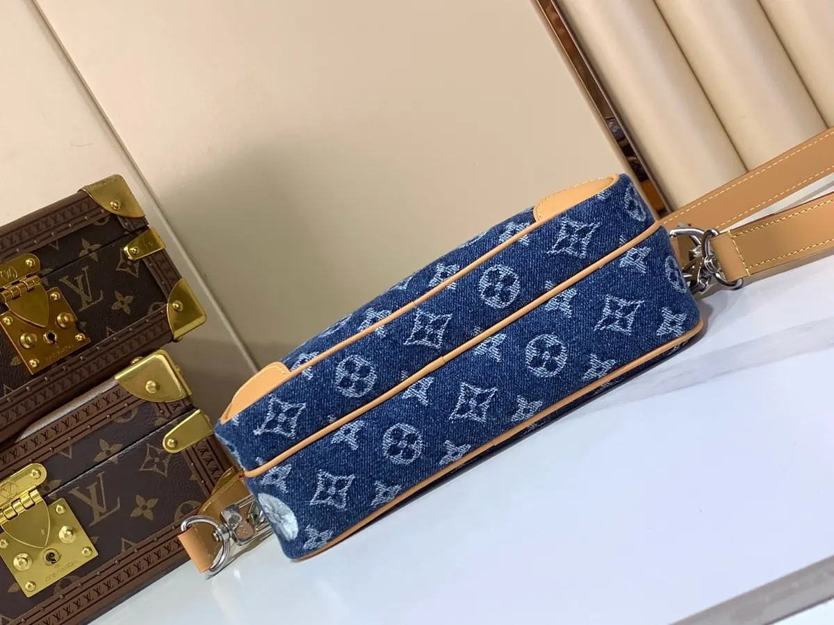 LV Style Beige Leather Top Handle Bag style reference detail image 4 from source 787732