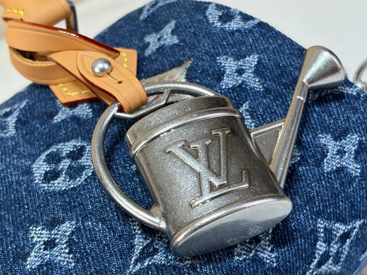 LV Style Beige Leather Top Handle Bag style reference detail image 6 from source 787733