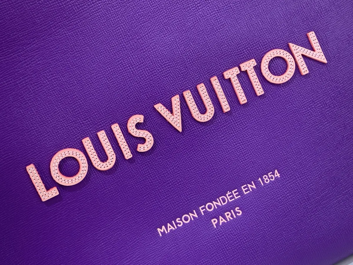 LV Style Beige Leather Tote Bag Lookbook Reference image 5