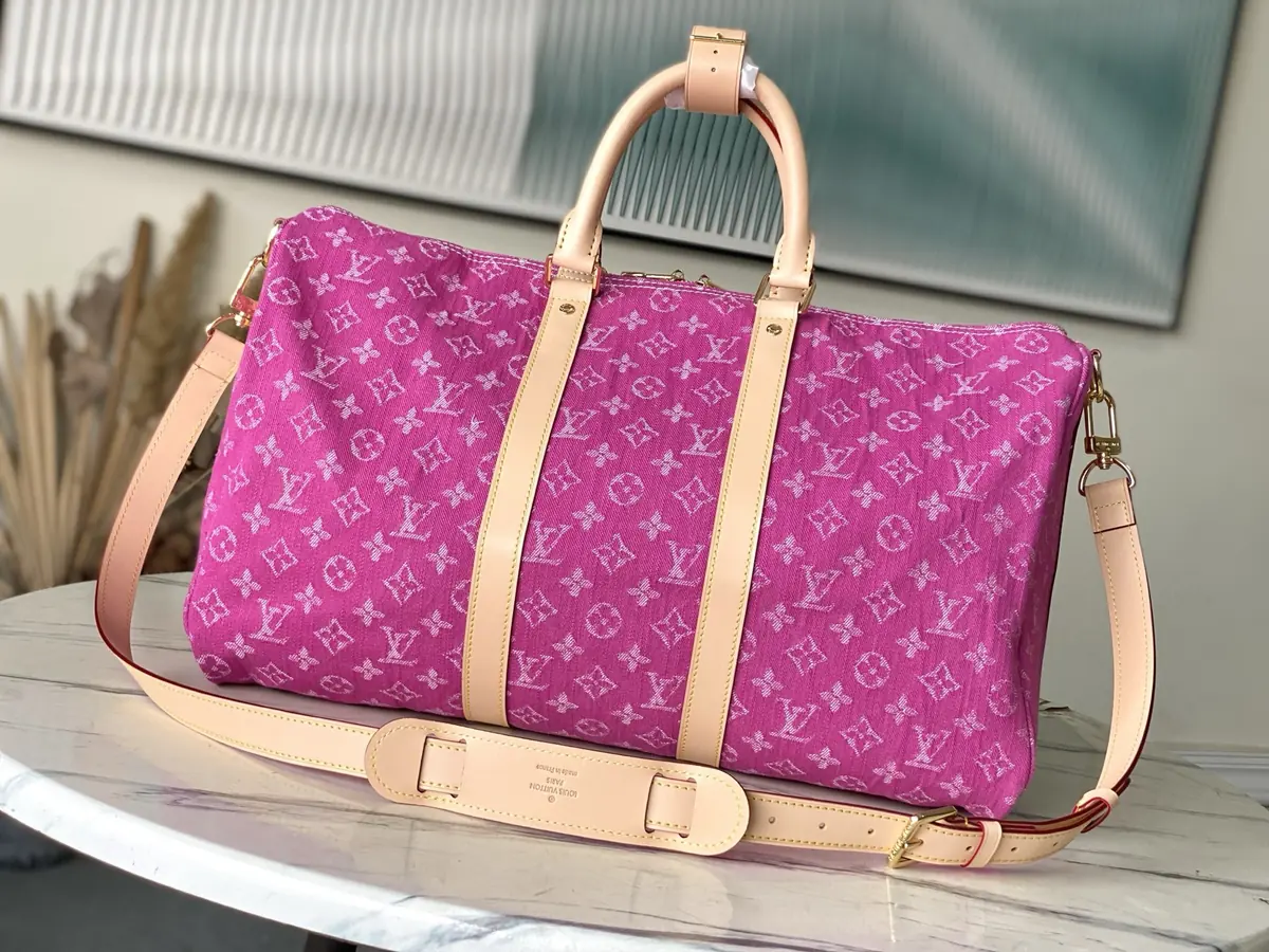 LV Style Beige Leather Travel Bag Lookbook Reference image 3
