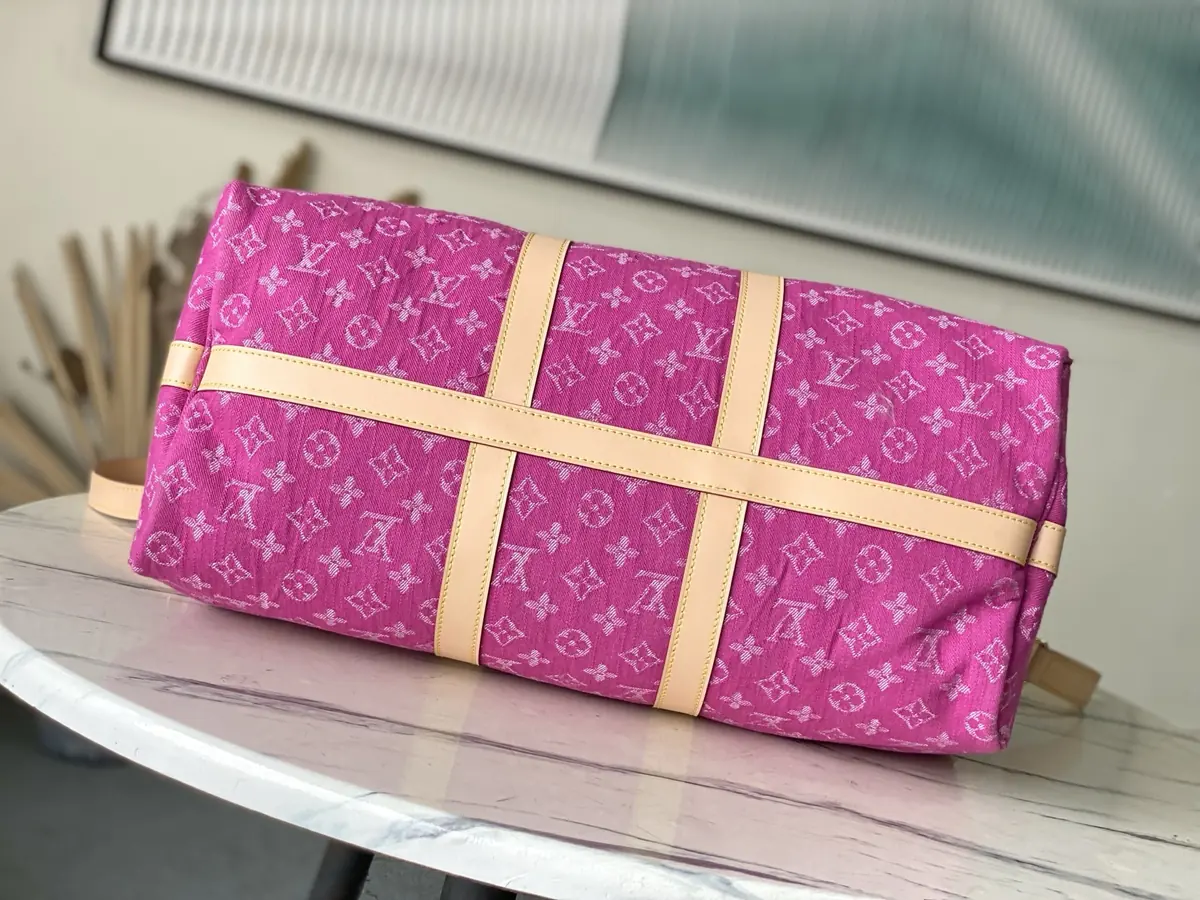 LV Style Beige Leather Travel Bag Lookbook Reference image 4
