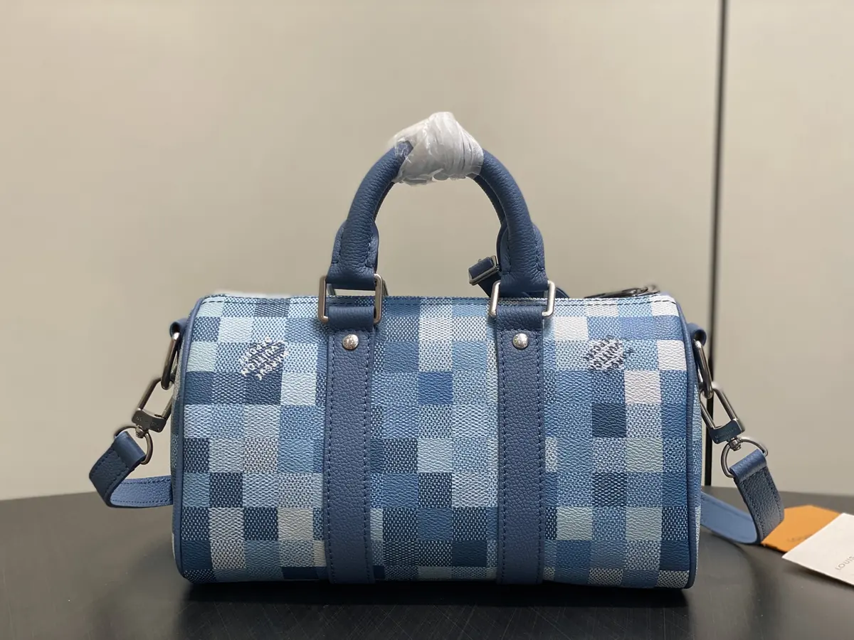 LV Style Beige Leather Travel Bag Lookbook Reference image 3