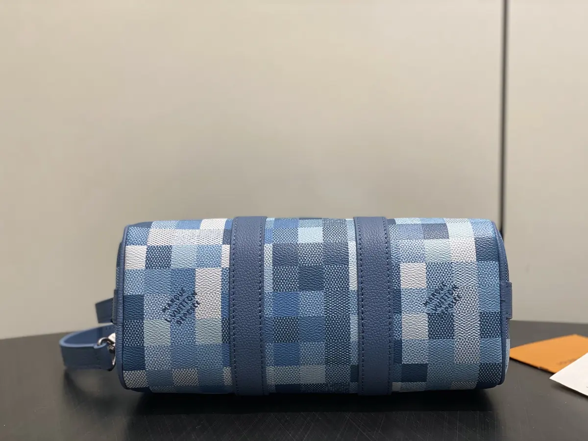LV Style Beige Leather Travel Bag Lookbook Reference image 4