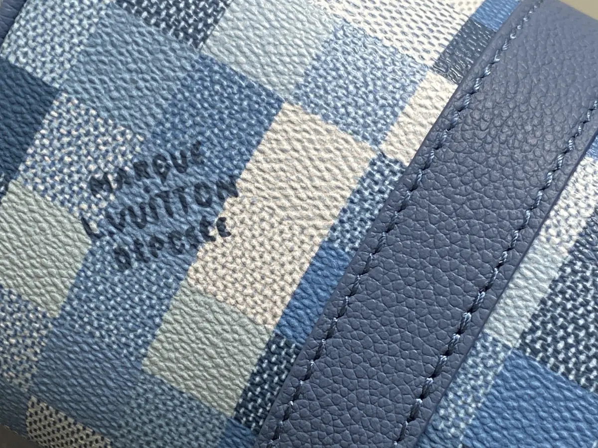 LV Style Beige Leather Travel Bag Lookbook Reference image 5