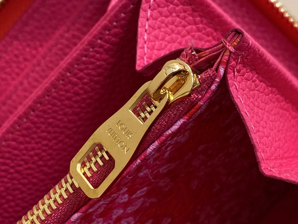 LV Style Beige Leather Wallet Bags detail image 4 from source 787744