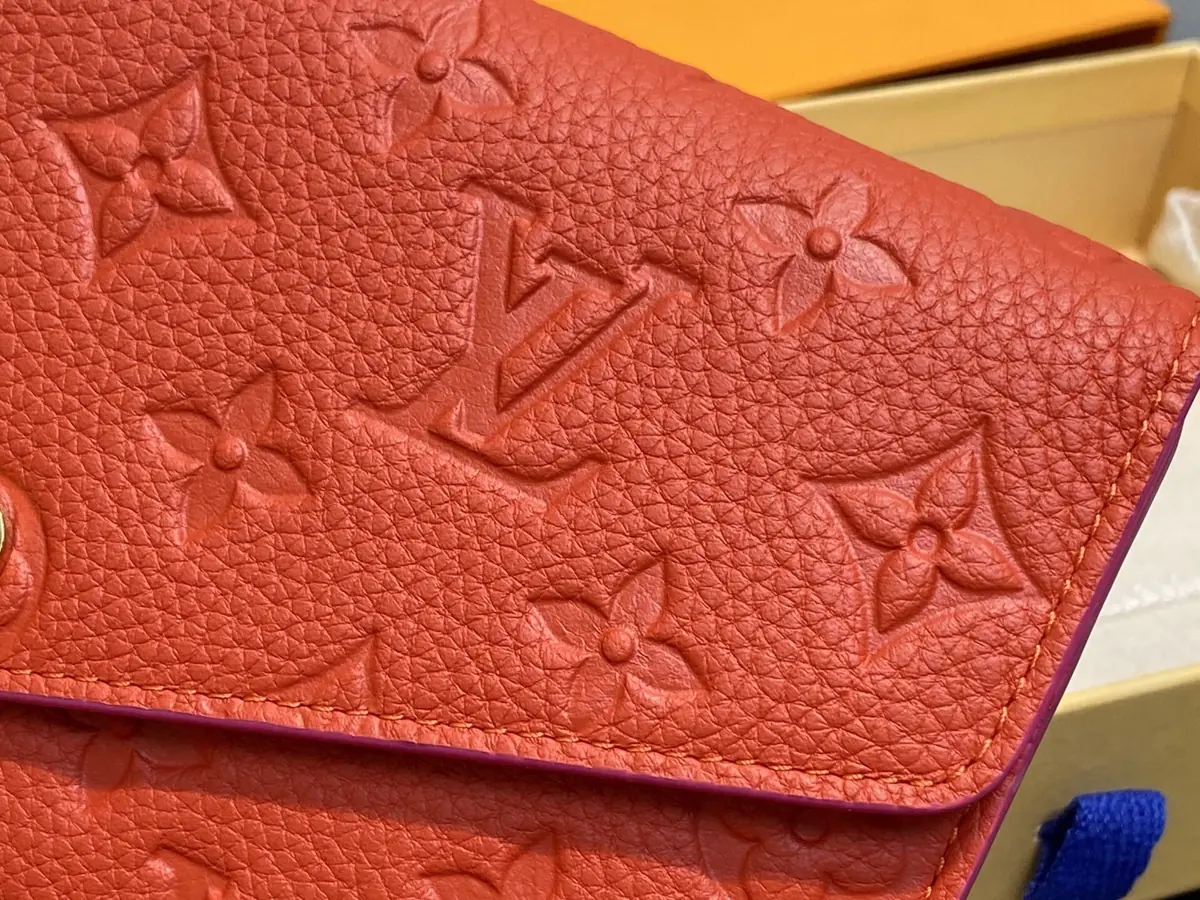 LV Style Beige Leather Wallet Bags detail image 1 from source 787745