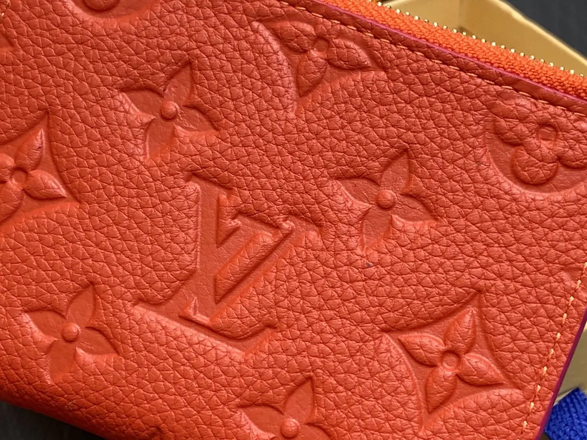 LV Style Beige Leather Wallet Bags detail image 1 from source 787747
