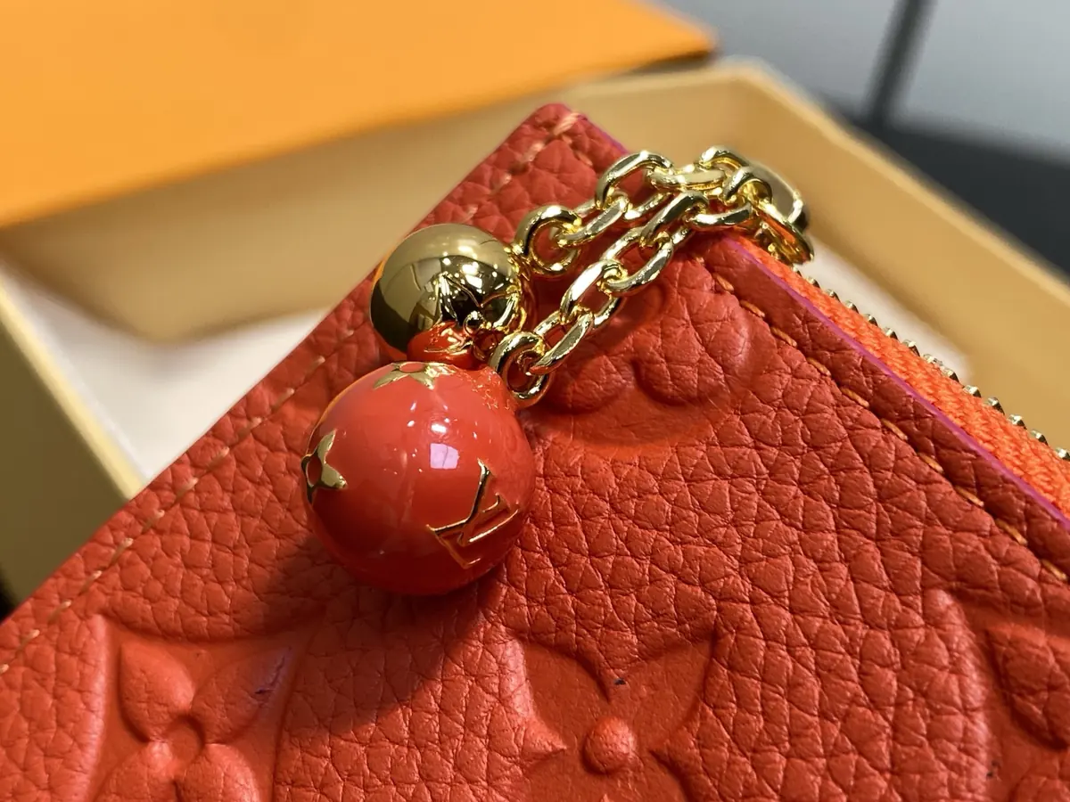 LV Style Beige Leather Wallet Bags detail image 3 from source 787747