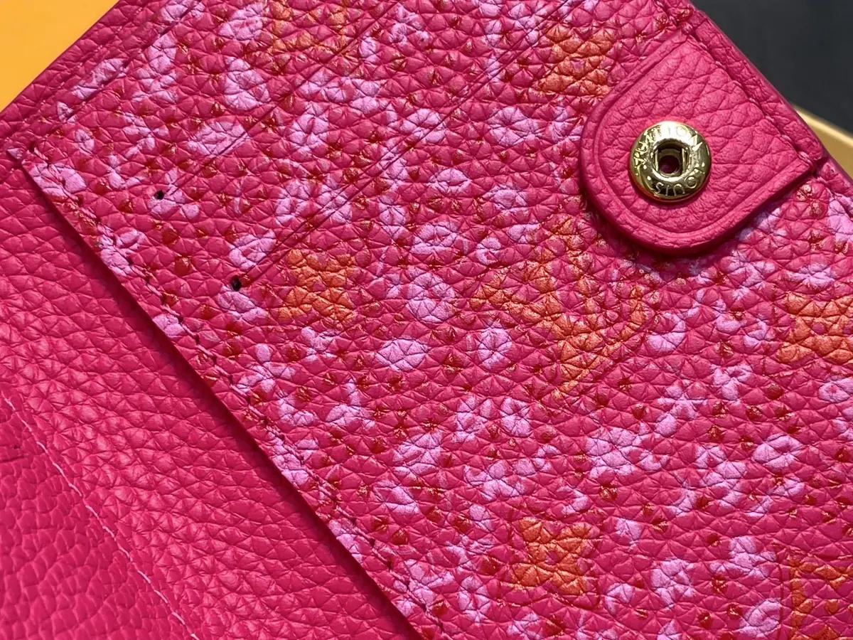 LV Style Beige Leather Wallet Bags detail image 4 from source 787747