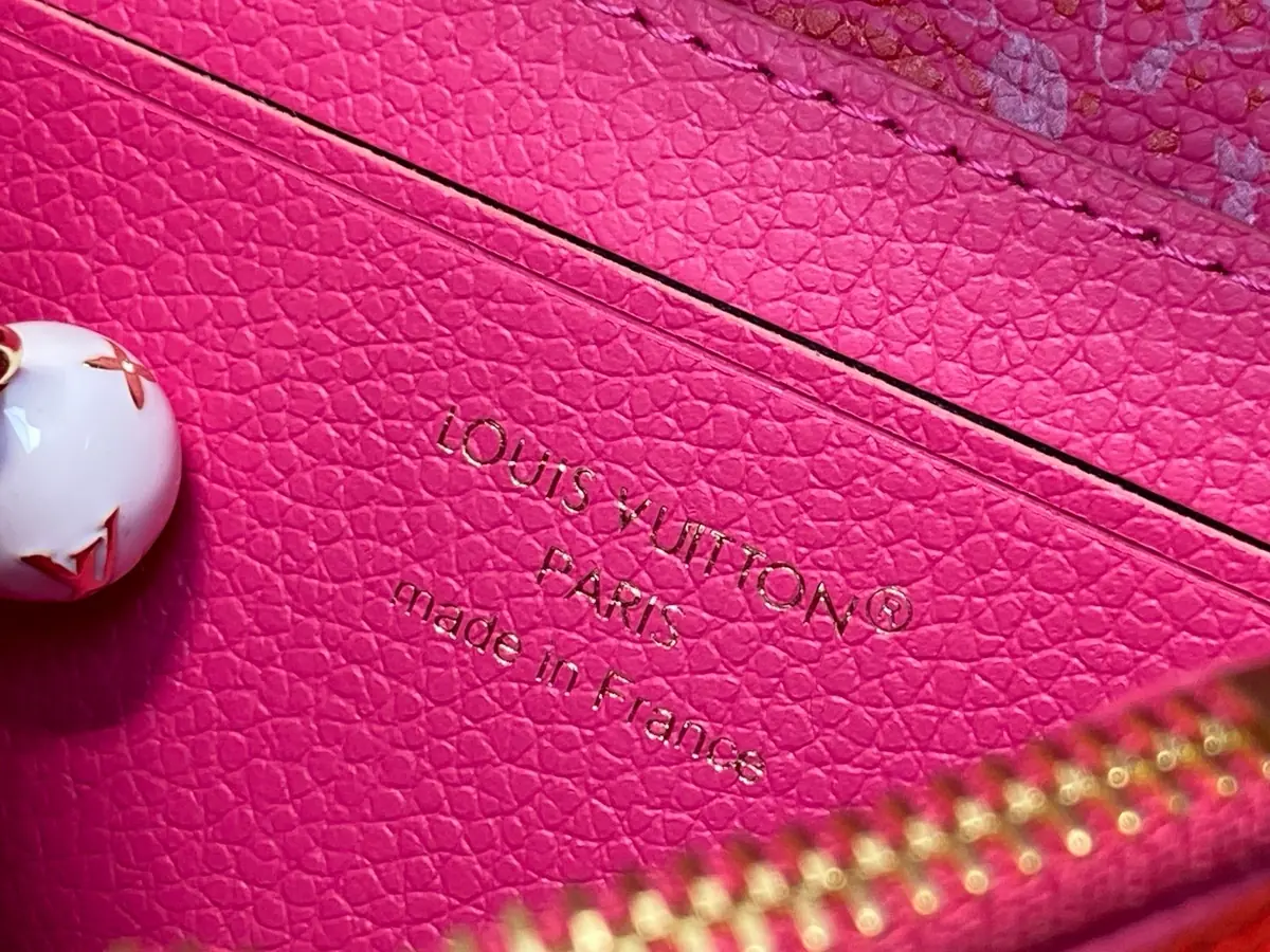 LV Style Beige Leather Wallet Bags detail image 8 from source 787749