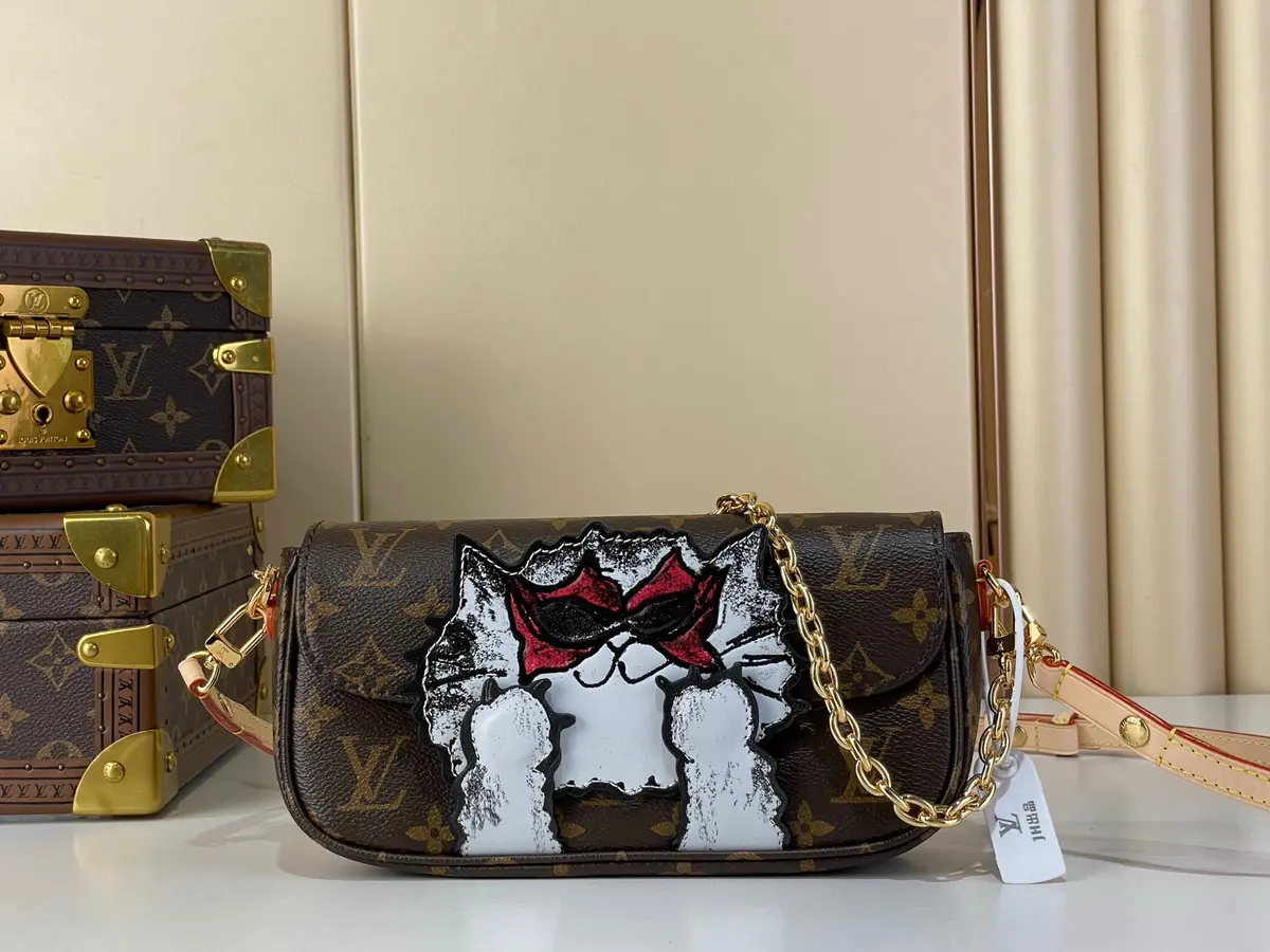 LV Style Beige Top Handle Bag Bags Top Handle Bag detail image 1 from source 738345