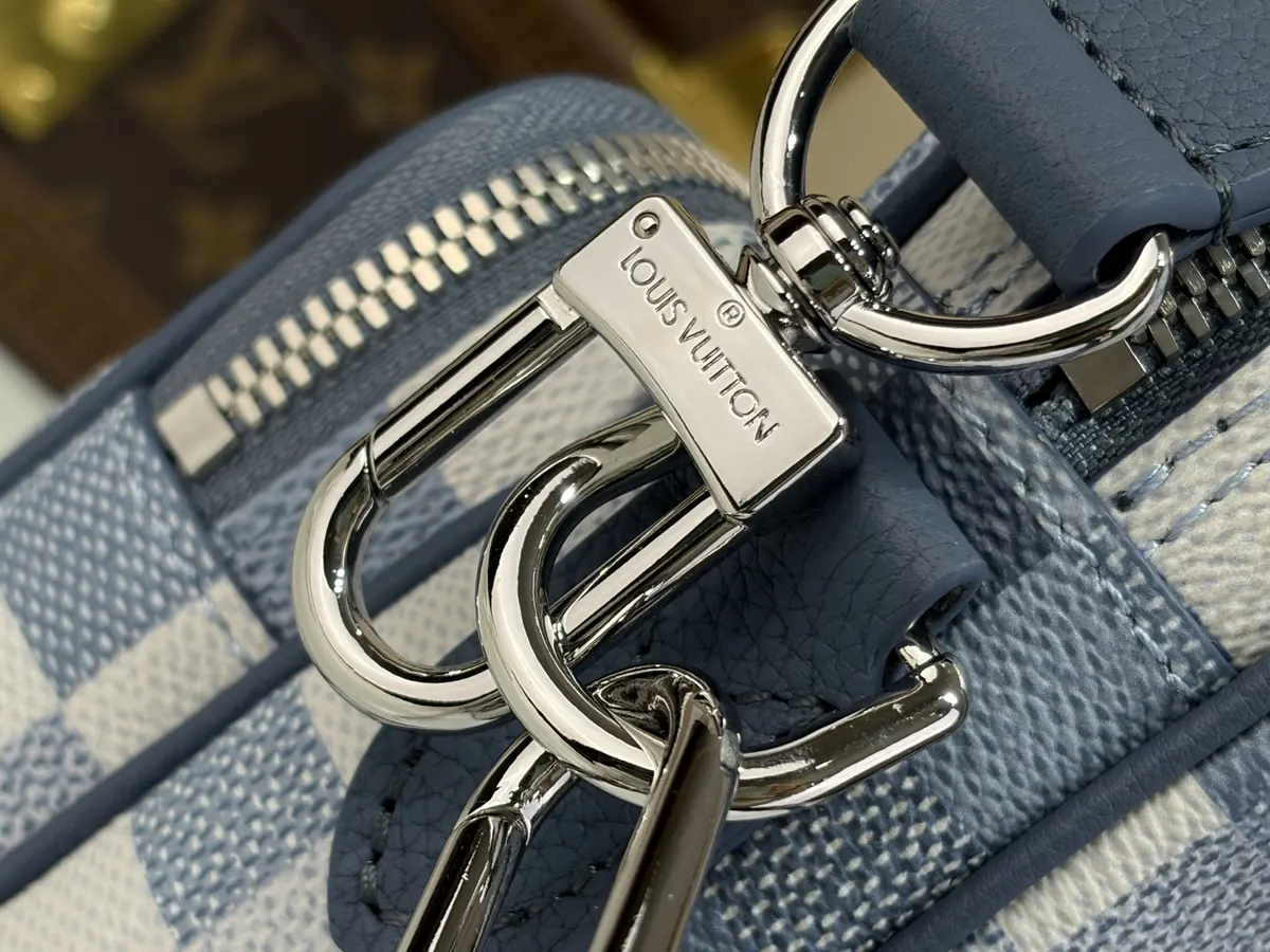 LV Style Black Canvas Messenger Bag Lookbook Reference image 6