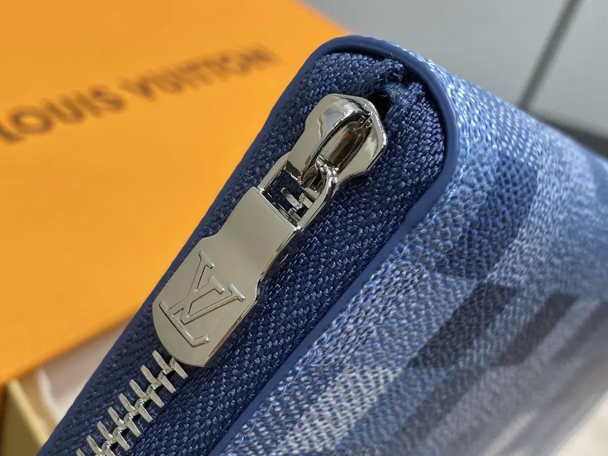 LV Style Black Canvas Wallet Lookbook Reference image 2