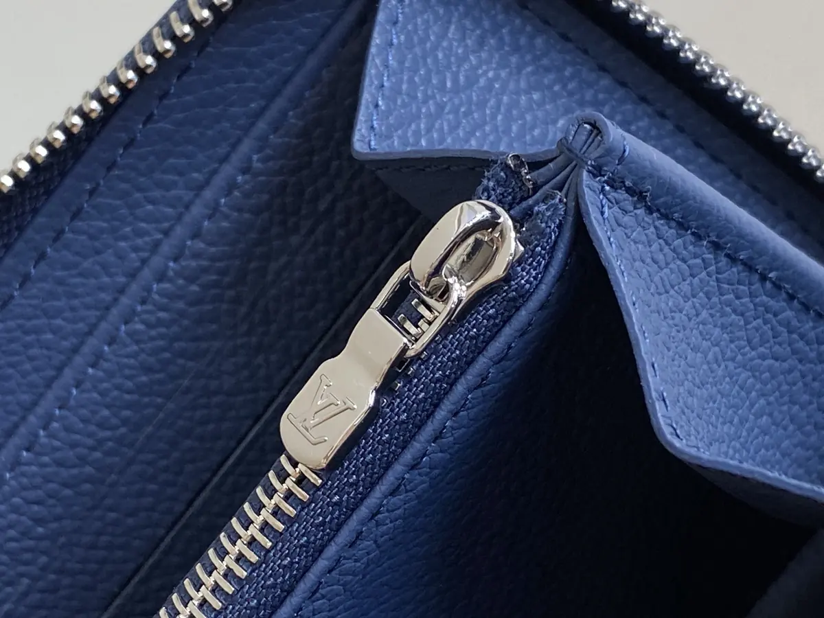 LV Style Black Canvas Wallet Lookbook Reference image 4