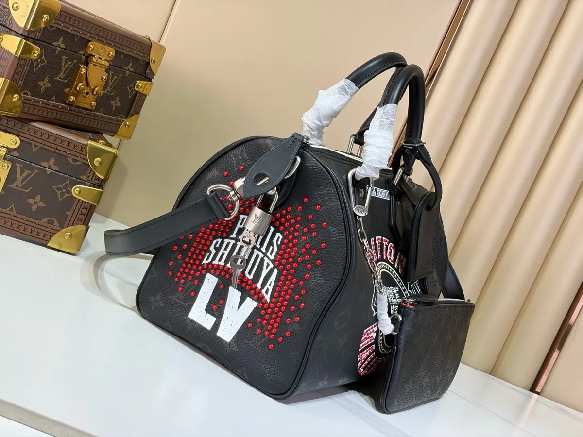 LV Style Black Leather Bag style reference detail image 2 from source 787695