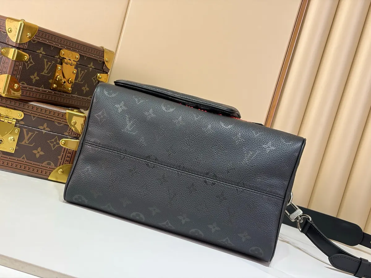 LV Style Black Leather Bag style reference detail image 4 from source 787695
