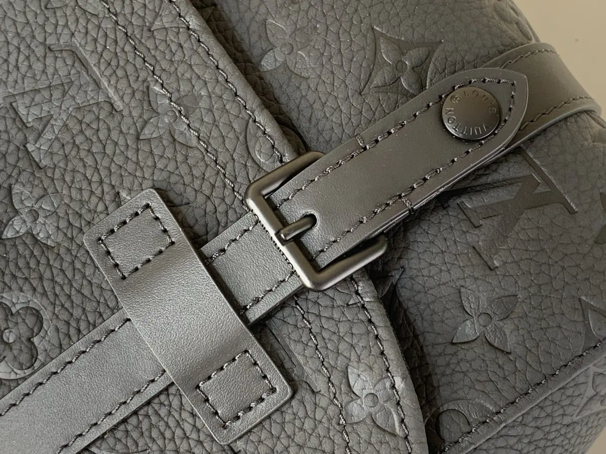 LV Style Black Leather Messenger Bag Lookbook Reference image 5