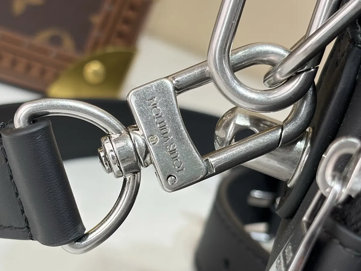 LV Style Black Leather Messenger Bag Lookbook Reference image 6