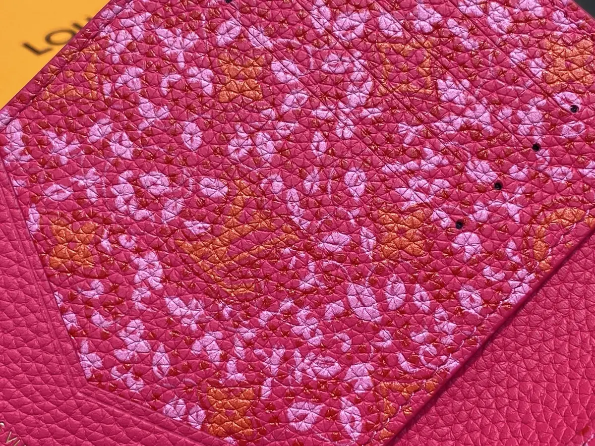 LV Style Black Leather Passport Cover Bags detail image 3 from source 787742