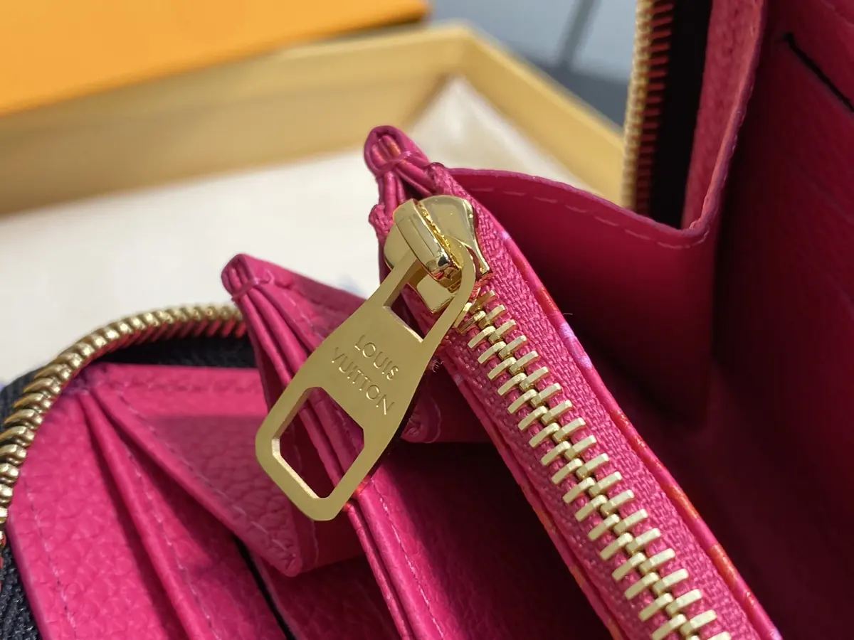 LV Style Black Leather Wallet Bags detail image 3 from source 787740