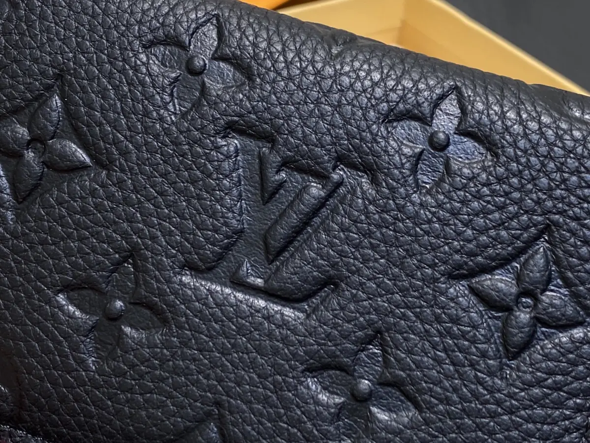 LV Style Black Leather Wallet Bags detail image 2 from source 787743
