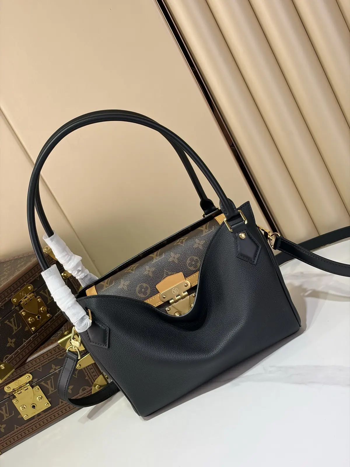 LV Style Black Top Handle Bag style reference detail image 1 from source 787689