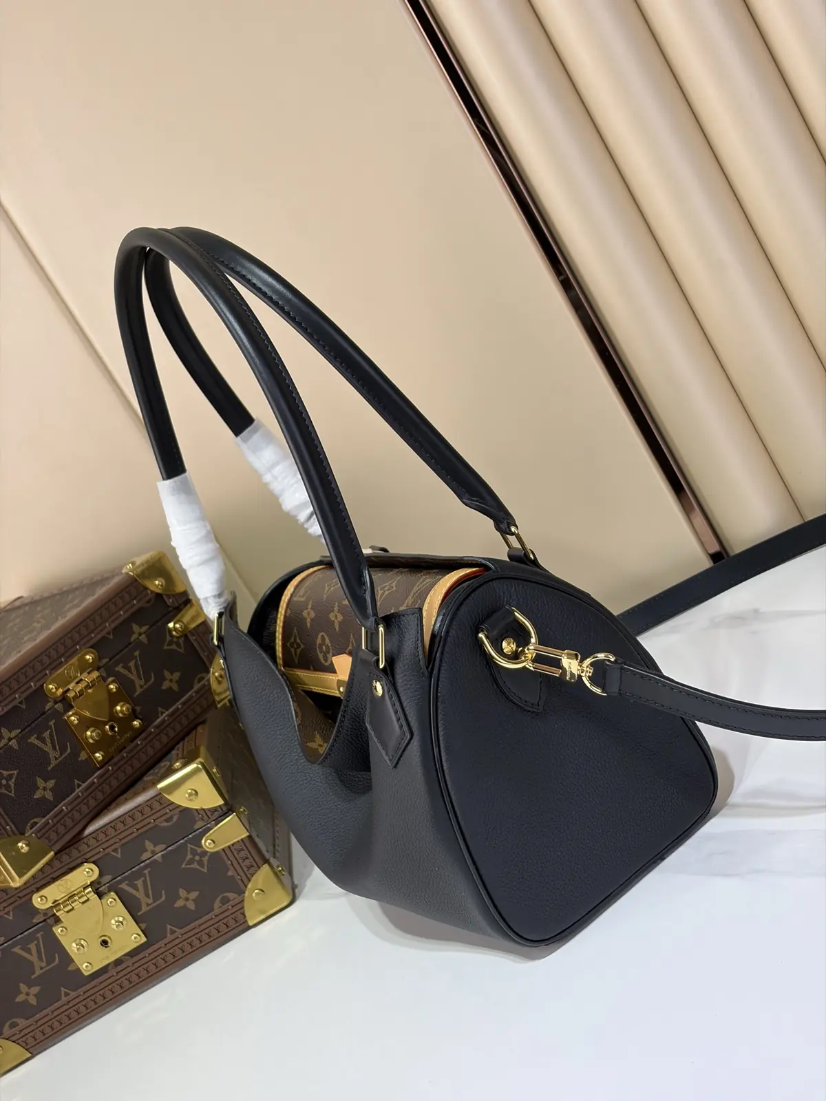 LV Style Black Top Handle Bag style reference detail image 2 from source 787689