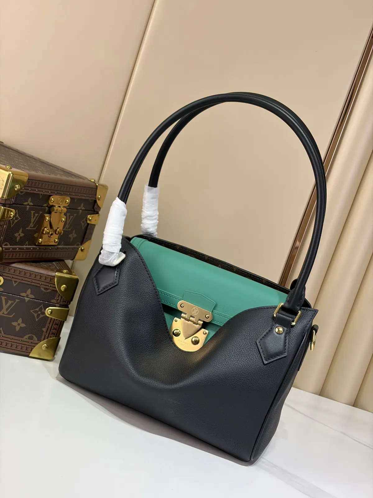 LV Style Black Top Handle Bag style reference detail image 1 from source 787690