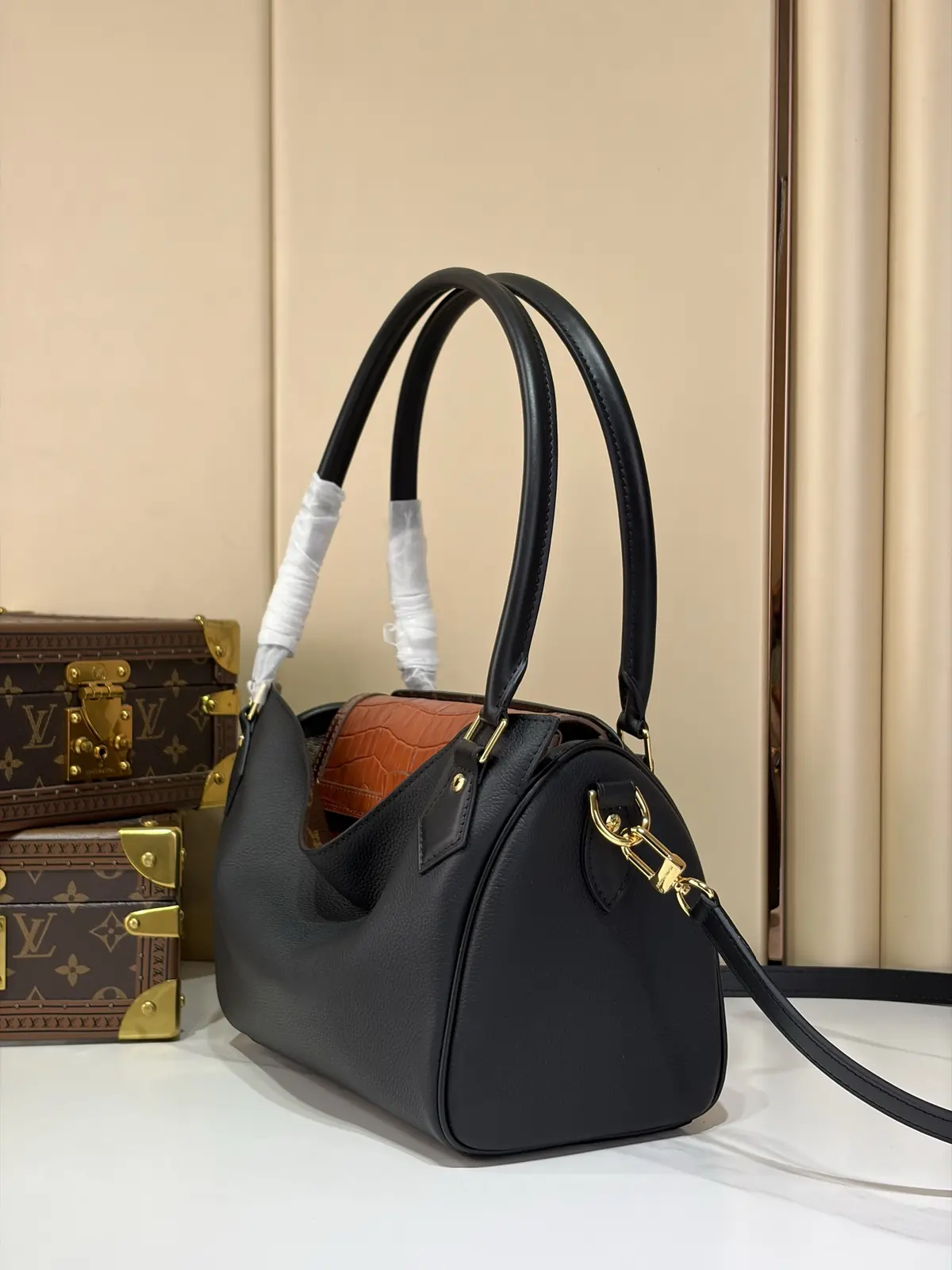 LV Style Black Top Handle Bag style reference detail image 2 from source 787691
