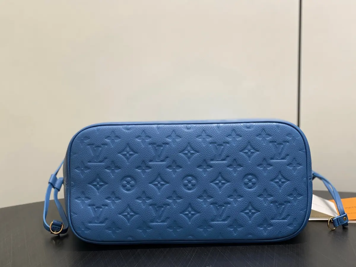 LV Style Blue Leather Tote Bag Lookbook Reference image 4