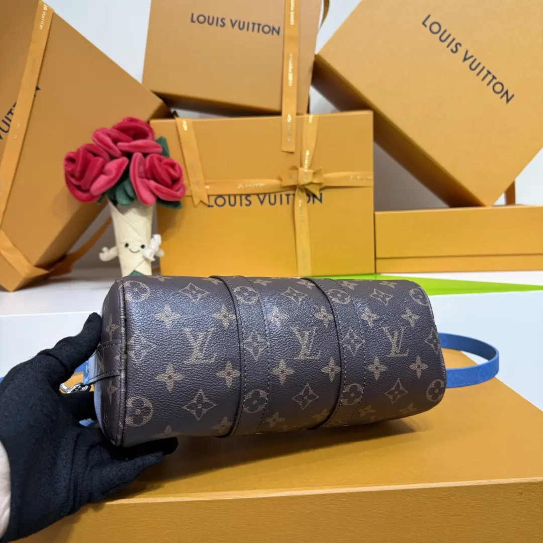 LV Style Blue Leather Travel Bag Lookbook Reference image 4