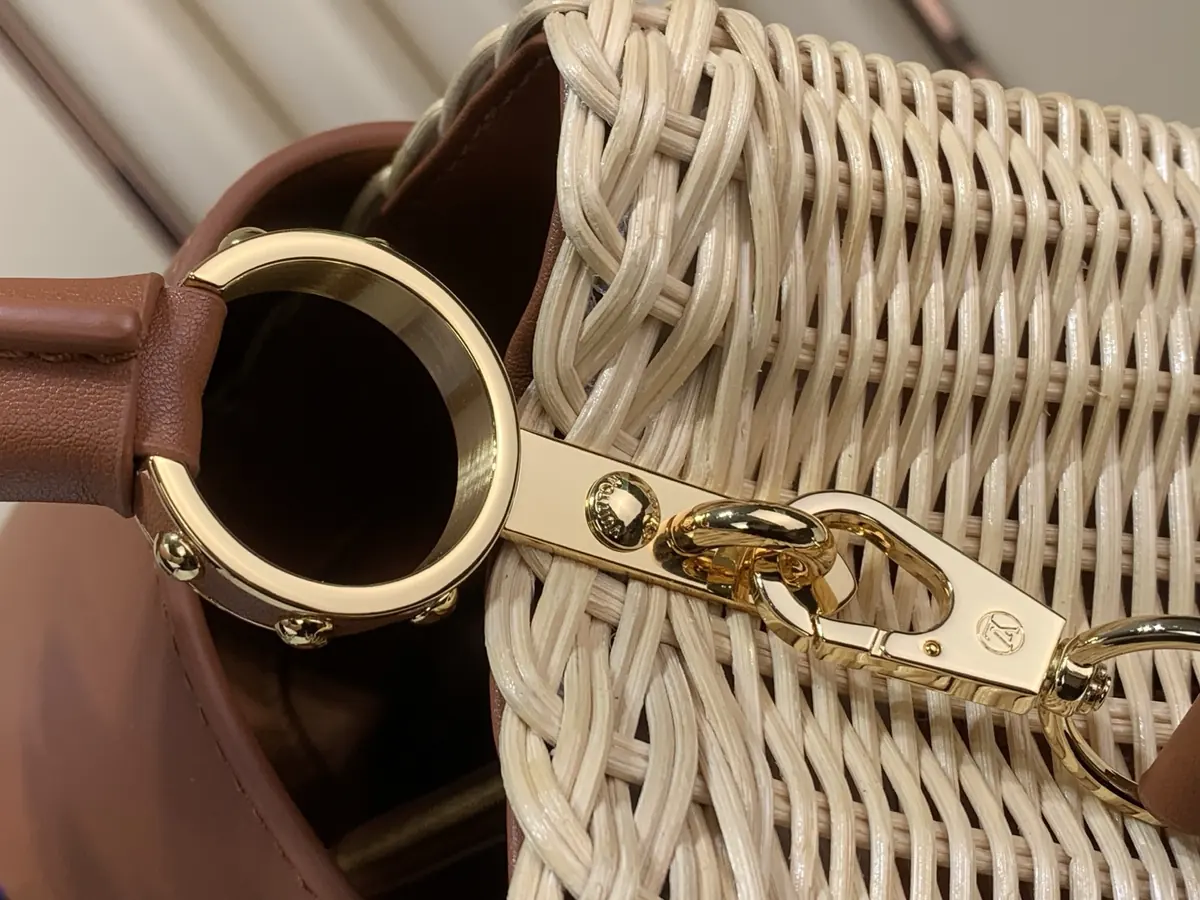 LV Style Brown Leather Crossbody Bag Lookbook Reference image 6